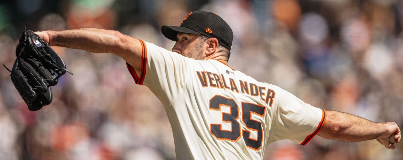 Tay ném Justin Verlander của San Francisco Giants thực hiện cú ném trong trận đấu gặp Baltimore Orioles tại sân Oracle Park