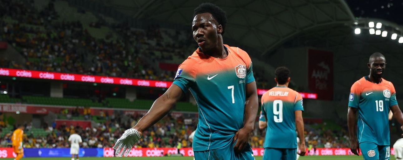 Thần đồng tốc độ bóng đá Úc Nestory Irankunda đi bóng dũng mãnh