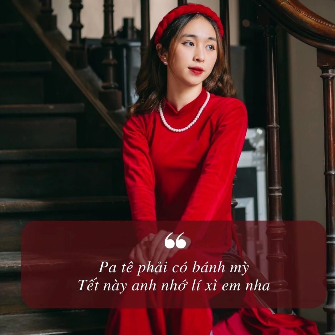 Thiếu nữ chụp ảnh áo dài tết khoe dáng vẻ thanh lịch thướt tha giữa vườn hoa xuân rực rỡ