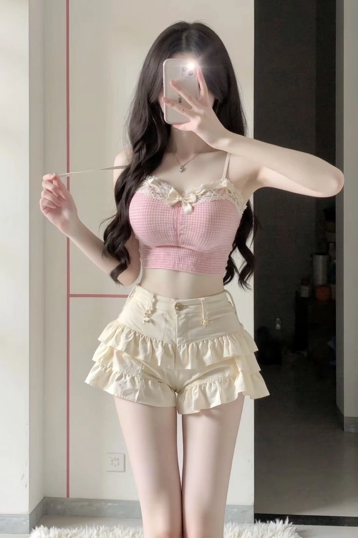 Thiếu nữ e ấp che mặt đầy bí ẩn nhưng vẫn toát lên vẻ quyến rũ duyên dáng