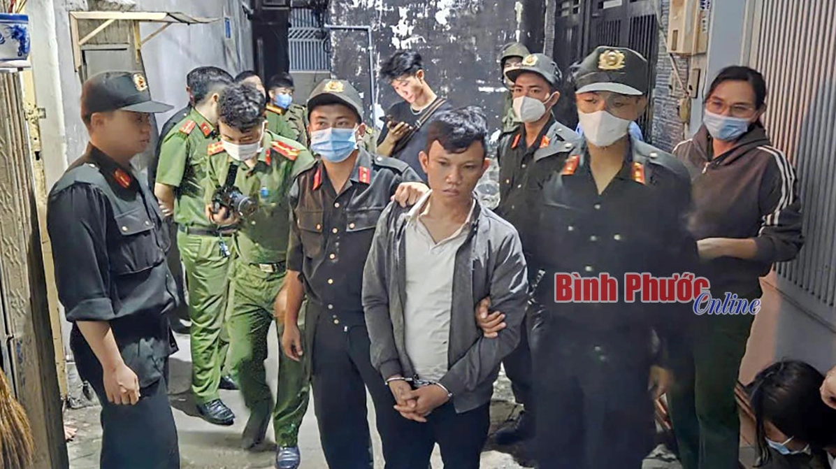 Tiến hành tạm giam các đối tượng cộm cán trong các đường dây tội phạm