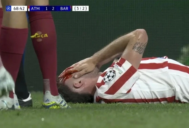 Tiền vệ Gavi thể hiện kỹ năng kiểm soát bóng điêu luyện trên sân