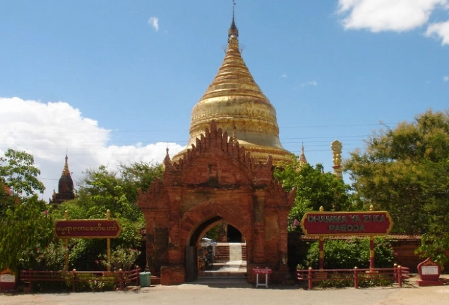 Toàn cảnh bảo tháp uy nghiêm rực rỡ ánh vàng của ngôi cổ tự Dhammayazika tại Bagan