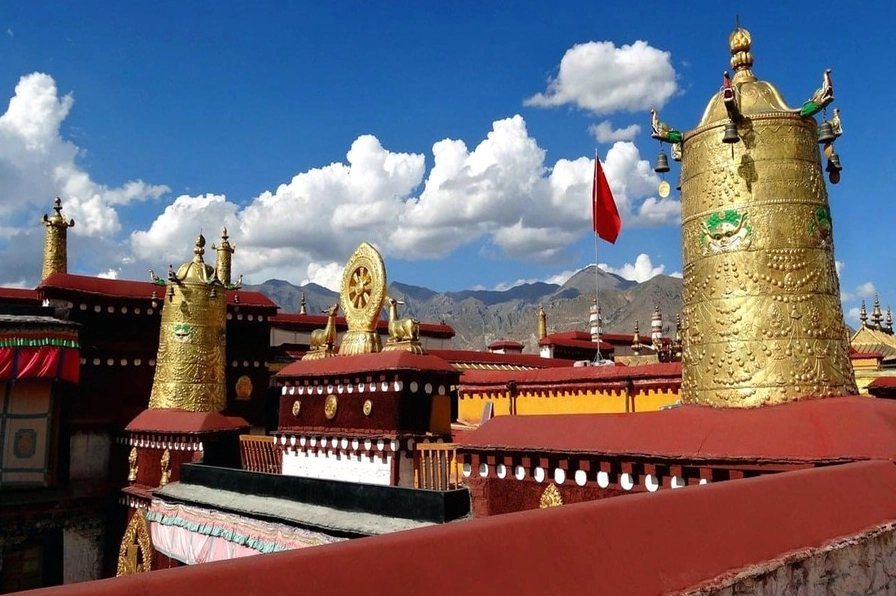 Toàn cảnh Chùa Đại Chiêu Jokhang uy nghi nhìn từ trên cao xuống