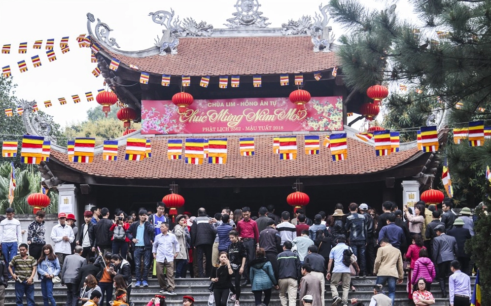 Toàn cảnh không gian cổ kính uy nghiêm của ngôi chùa Lim tại Bắc Ninh