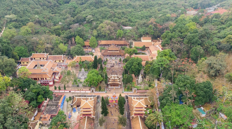 Toàn cảnh không gian linh thiêng của chùa Hương Tích Hà Tĩnh nhìn từ trên cao