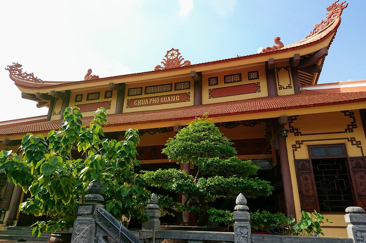 Toàn cảnh không gian thanh tịnh và kiến trúc truyền thống ấn tượng tại Chùa Phổ Quang