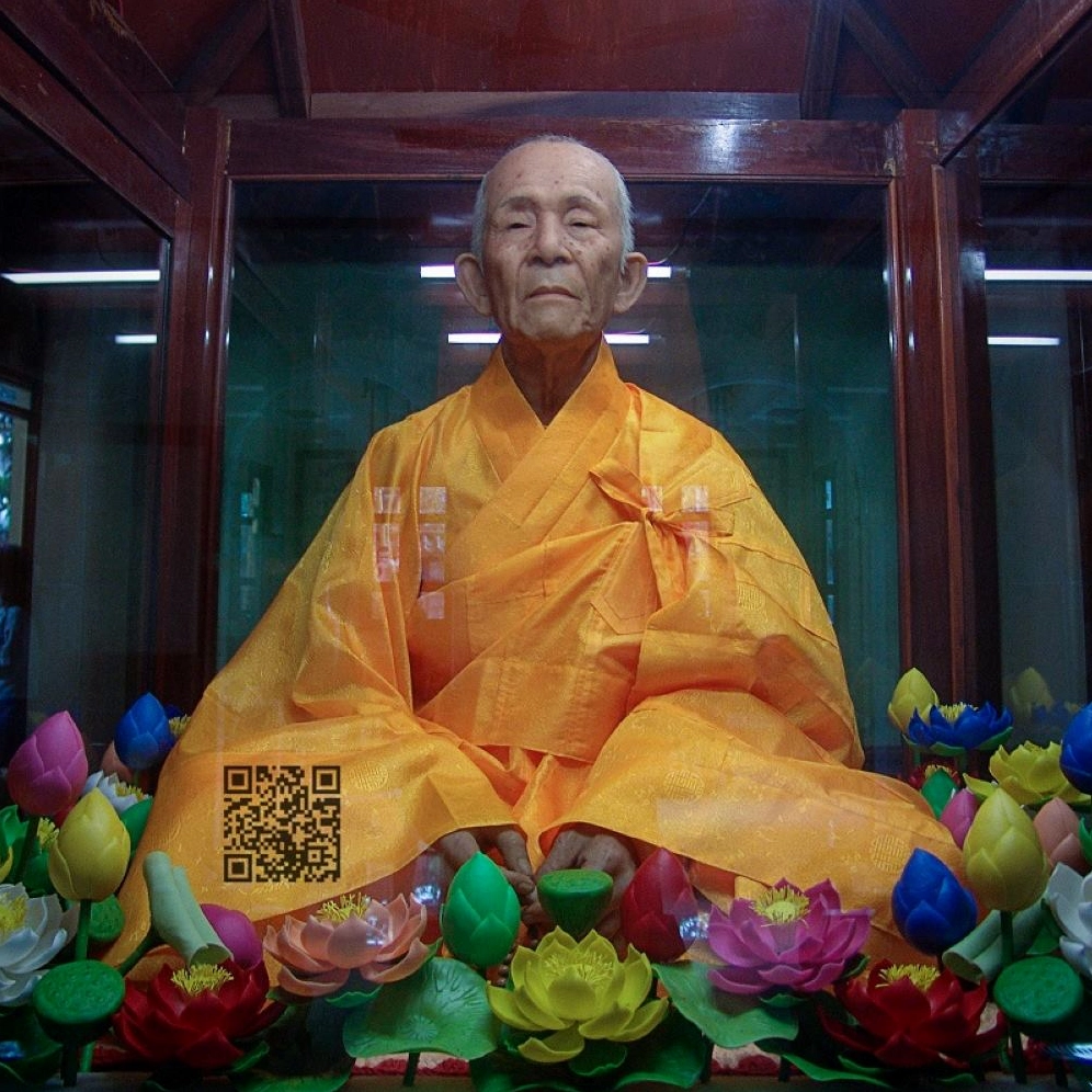 Tôn tượng Hoà thượng Thích Trí Tịnh bậc danh tăng thạc đức của Phật giáo Việt Nam