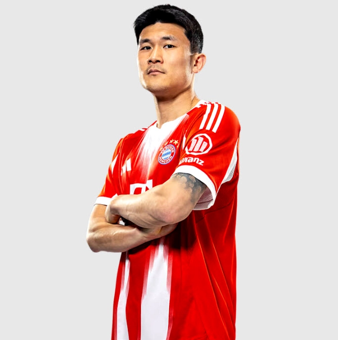 Trung vệ Kim Min jae trong màu áo Bayern Munich với tinh thần quyết tâm cao độ