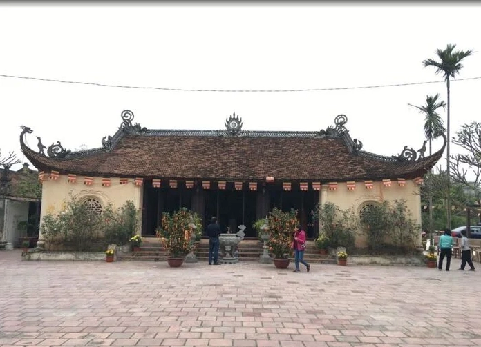 Tượng Phật uy nghi được tôn trí trang trọng trong khuôn viên Chùa Phổ Quang