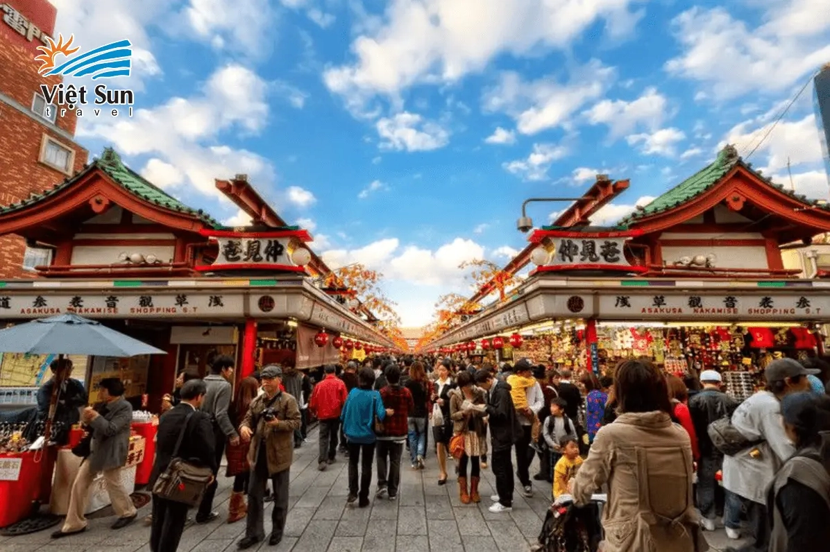 Tuyến phố Nakamise mang đậm nét đẹp văn hóa truyền thống Nhật Bản