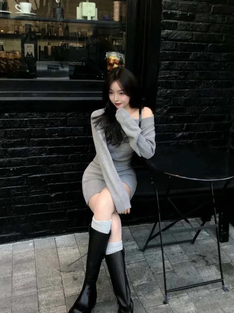 Vẻ đẹp chuẩn từng cm của cô gái trong bộ đầm ôm sát cơ thể