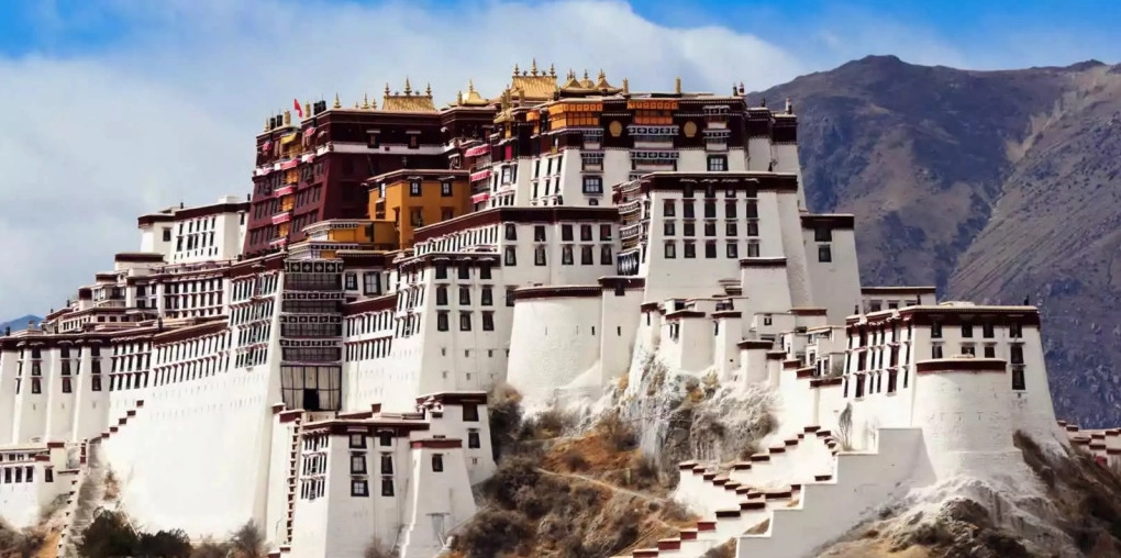 Vẻ đẹp huyền bí của cung điện Potala trên ngọn đồi cao