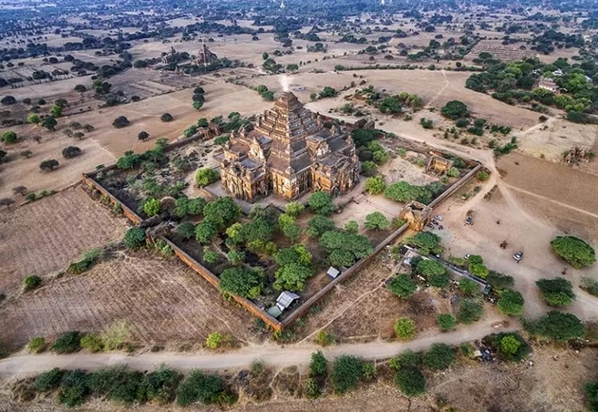 Vẻ đẹp huyền bí và cổ kính của kiến trúc đền Dhammayangyi qua thời gian