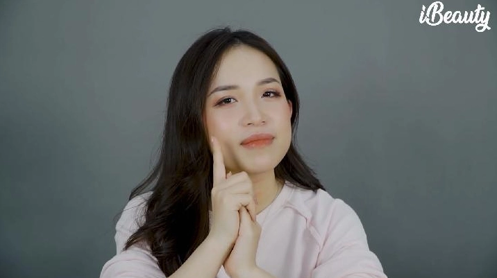 Vẻ đẹp năng động và tràn đầy sức sống của gái xinh diện đồ bơi đen