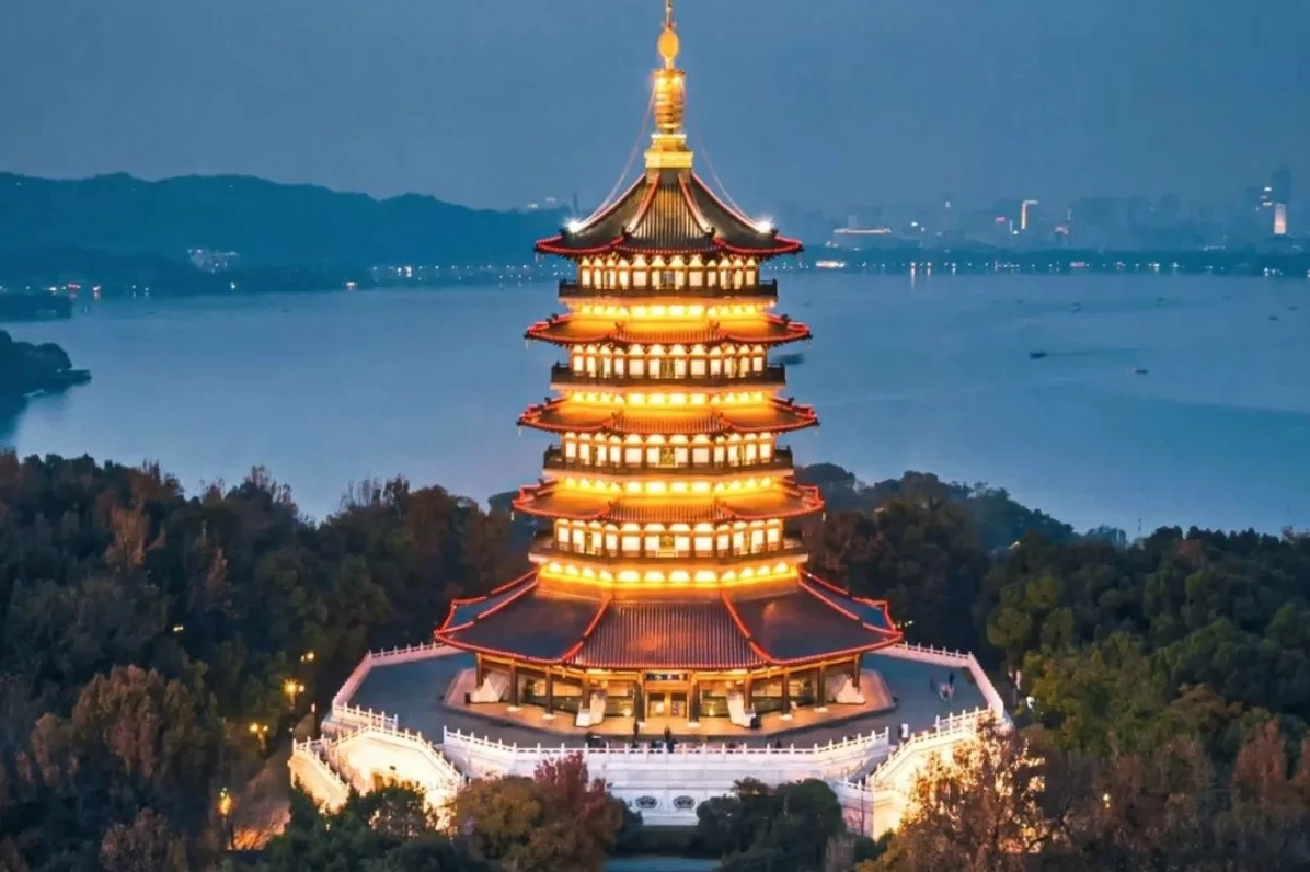 Vẻ đẹp trầm mặc của ngôi chùa Tháp Lôi Phong linh thiêng tại Hàng Châu