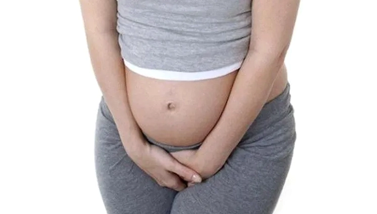 Vệ sinh vùng kín không đúng cách có thể gây kích ứng và ngứa ở đầu thai kỳ