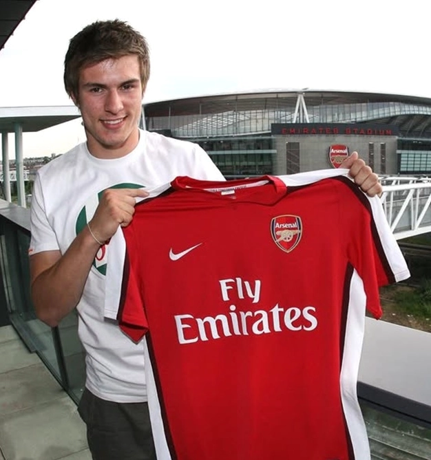 Aaron Ramsey ngày đầu gia nhập Arsenal dưới thời Arsene Wenger