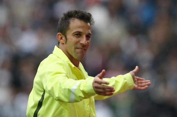 Alessandro Del Piero sau trận đấu với nụ cười chiến thắng