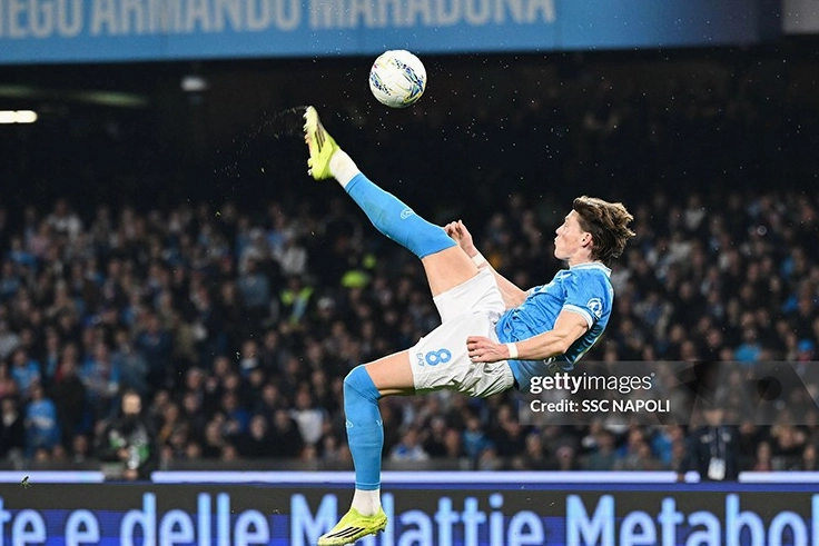 Bối cảnh trận Napoli gặp AC Milan tại Serie A mùa 2025 2026 liên quan tới môi trường thi đấu hiện tại của Luka Modrić