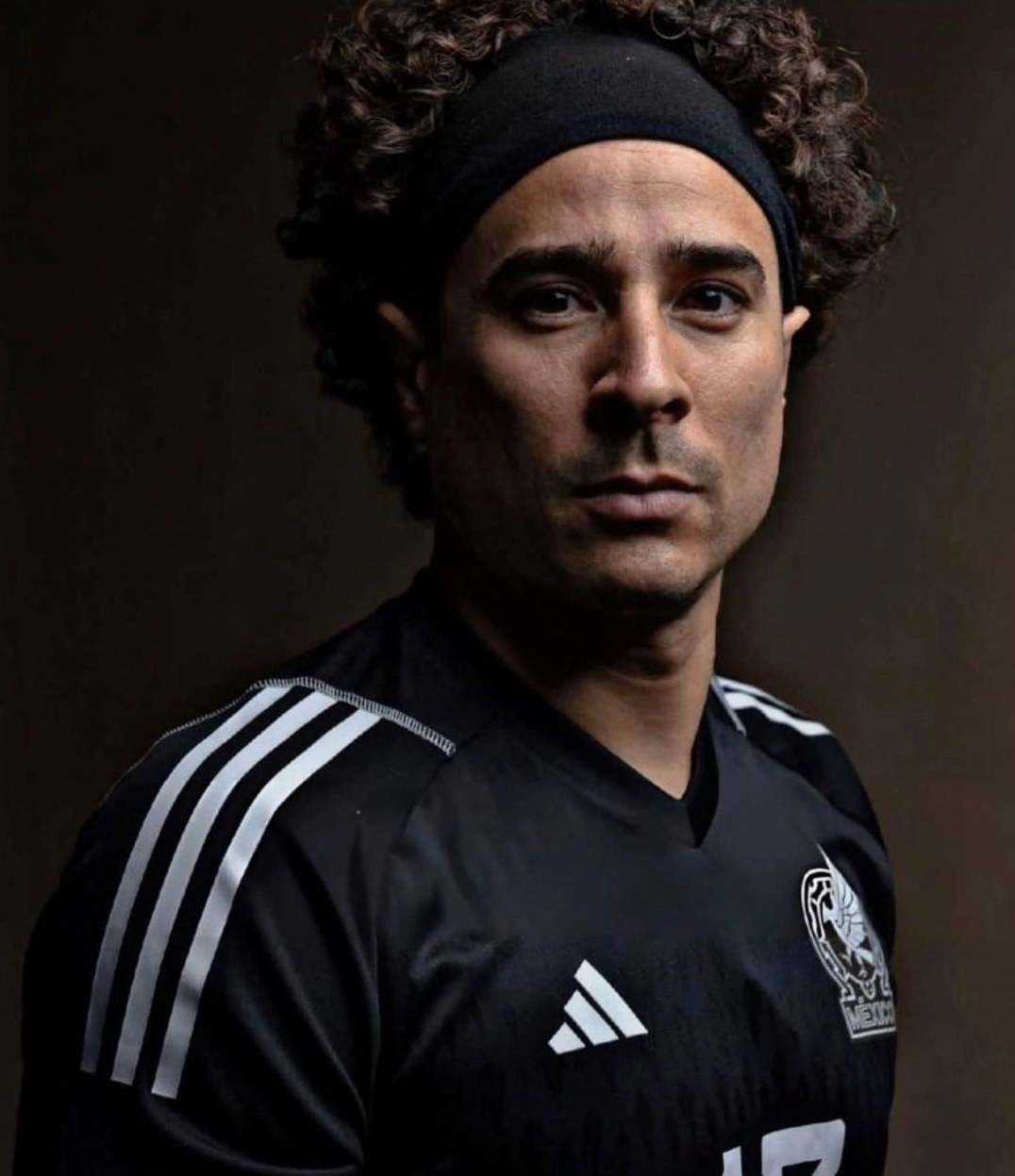 Guillermo Ochoa tập luyện hướng tới World Cup thứ sáu