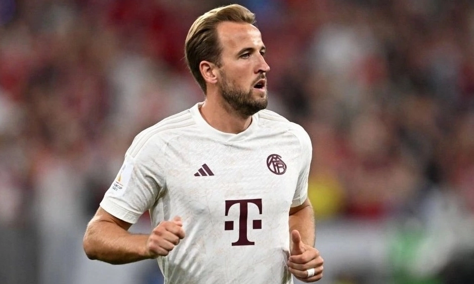 Khung cảnh trước trận PSG gặp Bayern Munich phù hợp để minh họa cho nhịp độ và cấu trúc chiến thuật đỉnh cao châu Âu