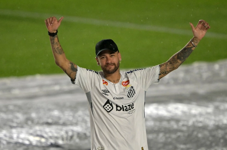 Neymar trở lại Santos FC thi đấu Serie A