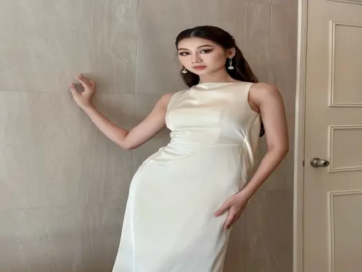 Bộ ảnh hoa hậu Quế Anh khoe nhan sắc rạng rỡ đầy cuốn hút
