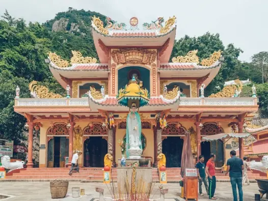 Cảnh đẹp như tranh tại chùa Bà Đen khiến ai cũng mê mẩn