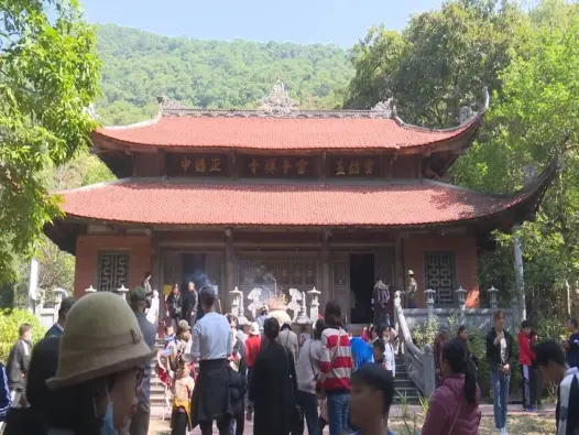 Chùa Lôi Âm - Địa điểm tâm linh thu hút khách du lịch