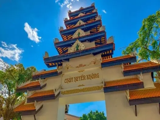 Chùa Huyền Không - Kiến trúc cổ giữa núi non hùng vĩ