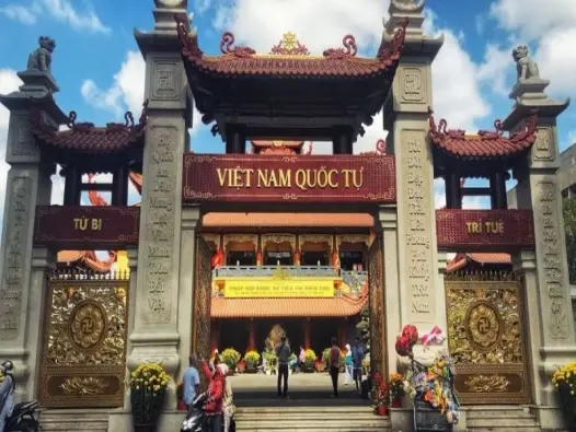 Chùa Việt Nam Quốc Tự - Khám phá nét đẹp kiến trúc độc đáo