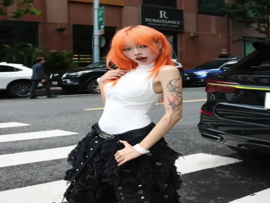 Ảnh gái xinh tóc ngắn trẻ trung, năng động và tươi mới