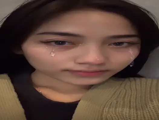 Khám phá hình ảnh cô gái buồn khóc vì tình yêu tan vỡ