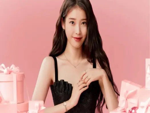 IU em gái quốc dân và biểu tượng âm nhạc hàng đầu K-Pop