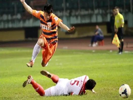 Phạm Văn Quyến huyền thoại bóng đá Việt Nam và hành trình trở lại