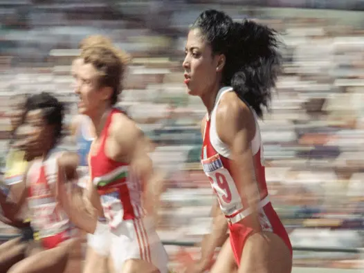 Bình luận chân thực về kỷ lục gia tốc độ Florence Griffith Joyner