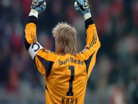 Giải mã sự thật rợn người về quái vật khung gỗ Oliver Kahn