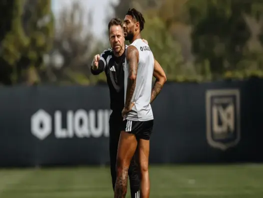 Giải mã thứ ma thuật hắc ám giữ cho Hugo Lloris bất tử ở tuổi bốn mươi