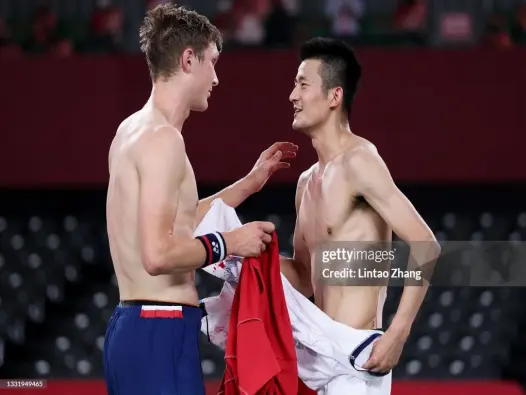 Sự nghiệp và phong cách thi đấu độc dị của tay vợt huyền thoại Chen Long