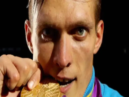 Sự nghiệp vĩ đại của Oleksandr Usyk nhà vô địch tuyệt đối hạng nặng