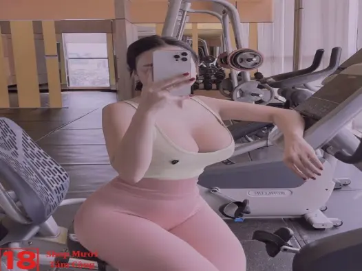 Trọn bộ ảnh gái xinh tập gym mặc bikini khoe dáng thể thao cực cuốn hút