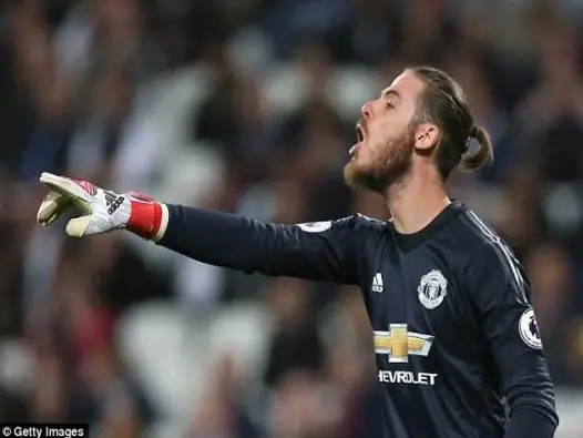 Đôi tay nhựa tài hoa David de Gea và những nghịch lý