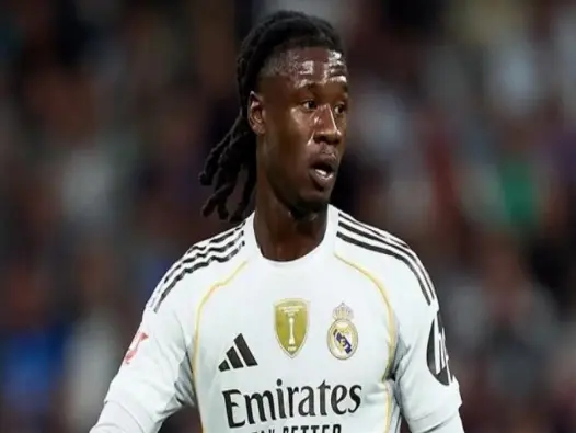 Eduardo Camavinga và nghịch lý của gã thợ hàn trẻ tuổi