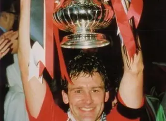 Hành trình sự nghiệp Bryan Robson và di sản Captain Marvel