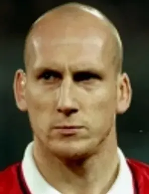 Jaap Stam và huyền thoại về bức tường thép tàn bạo