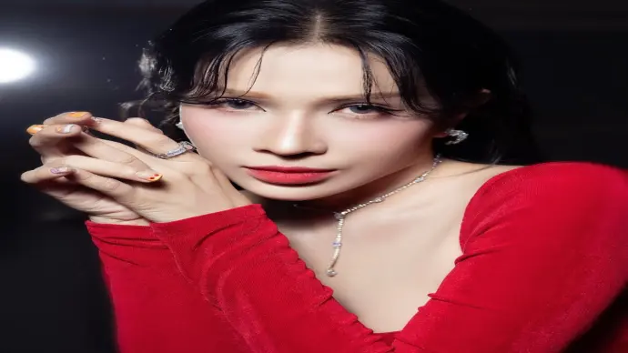 Bộ ảnh nghệ thuật của Khả Như bùng nổ cảm xúc khó quên