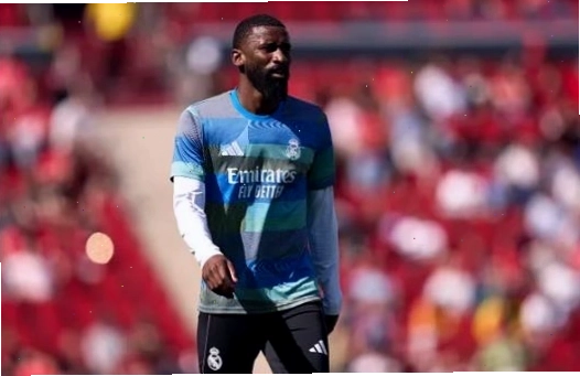 Antonio Rüdiger trong màu áo xanh Chelsea nơi anh đã khẳng định tên tuổi