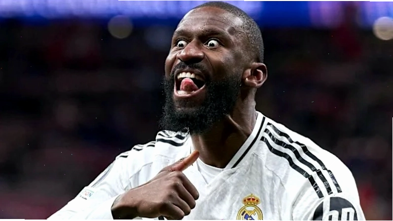 Hình ảnh Antonio Rüdiger mạnh mẽ trên sân tập chuẩn bị cho mùa giải mới