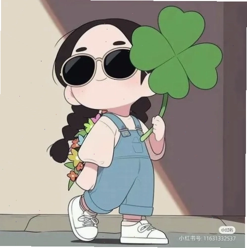 Cậu bé đeo balo chờ tàu điện